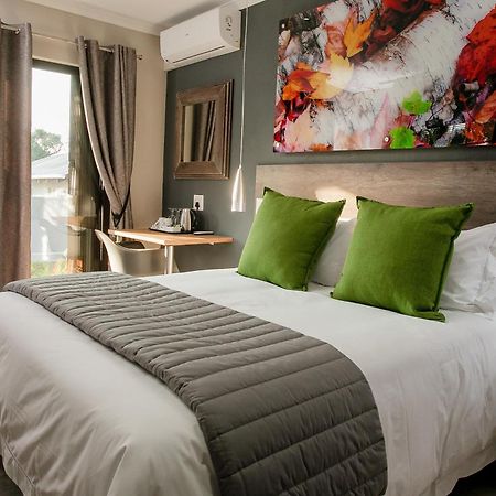 Vinique Guesthouse Mbombela Екстер'єр фото