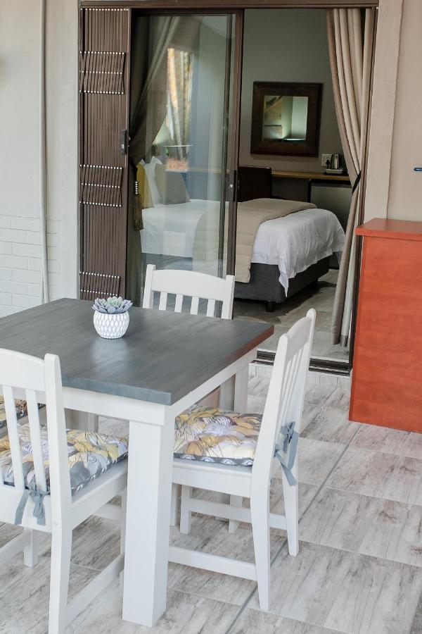 Vinique Guesthouse Mbombela Екстер'єр фото